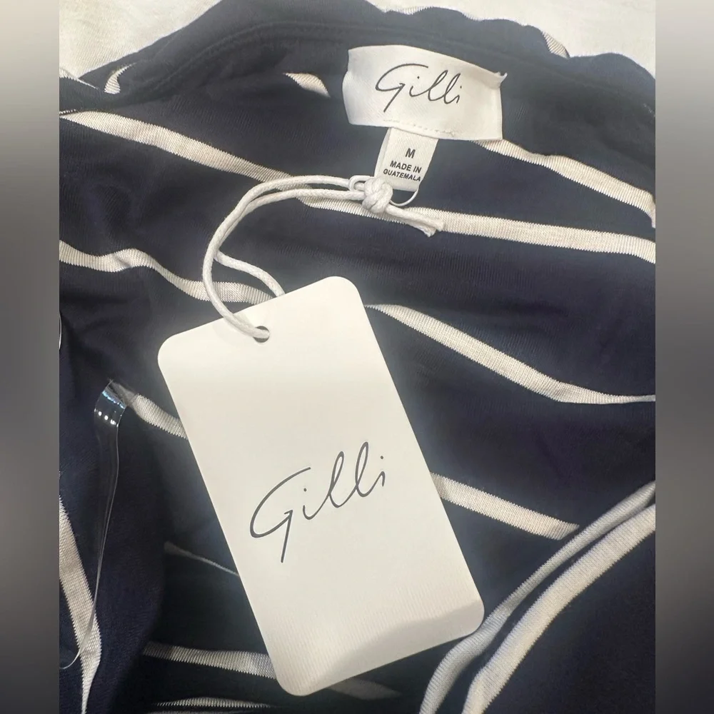 Gilli Romper Size Medium Navy Blue White Striped Pull On Bubble Hem Shorts - Picture 9 of 14